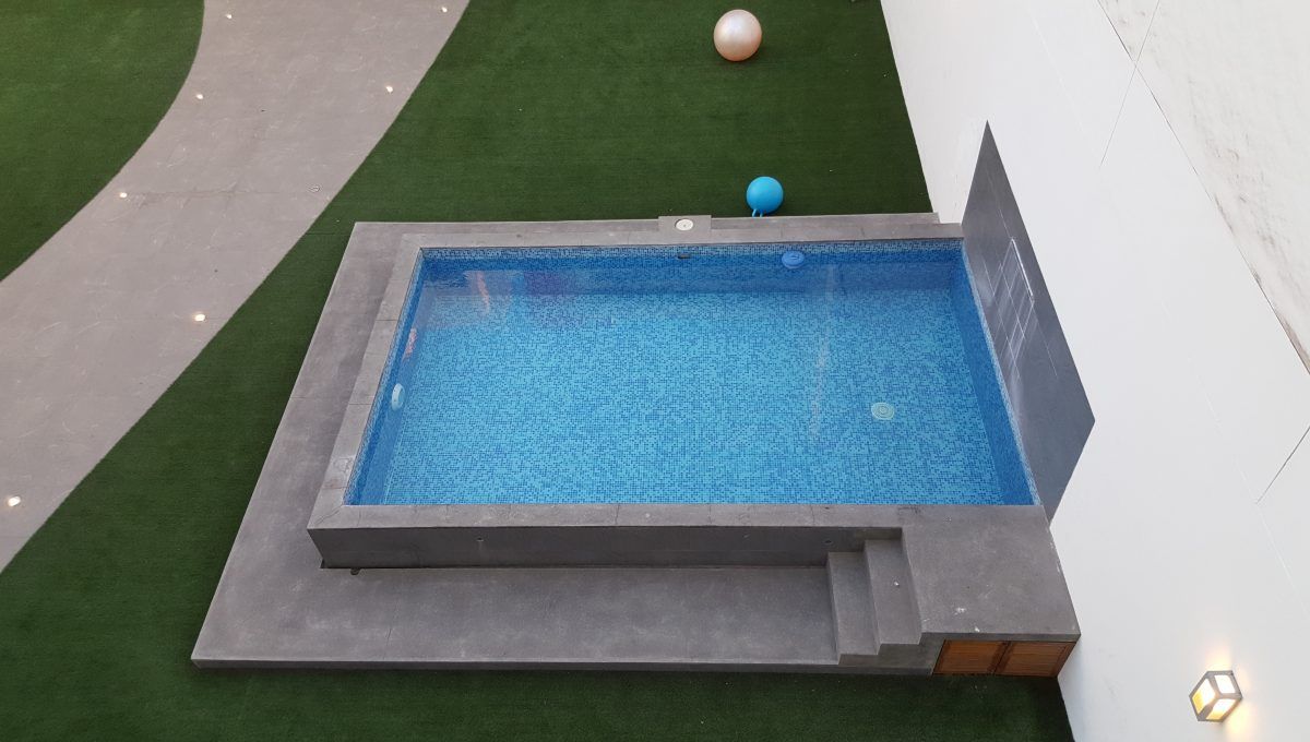PAMPLONA PISCINA