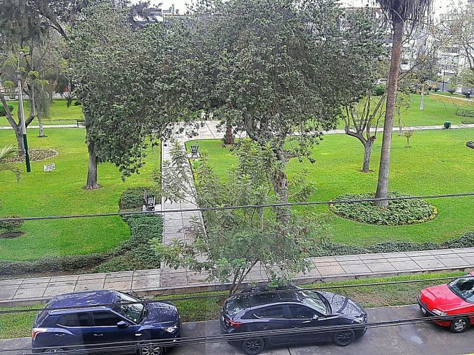 VENDO LINDO DEPARTAMENTO FRENTE A PARQUE EN CALLE MADRESELVA URB. LA FLORESTA – MONTERRICO SURCO