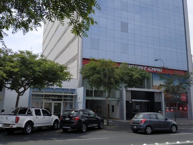ALQUILO LOCAL COMERCIAL EN SAN ISIDRO – OVALO GUTIERREZ